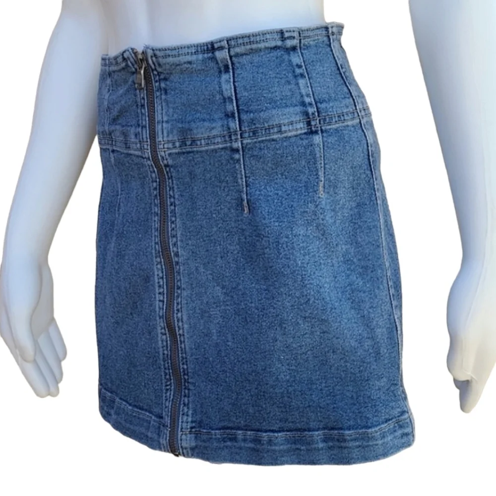 FREE PEOPLE VIRGO Front Zip Jean Skirt 27 Mini Indigo Blue Light Wash Denim - Picture 7 of 14